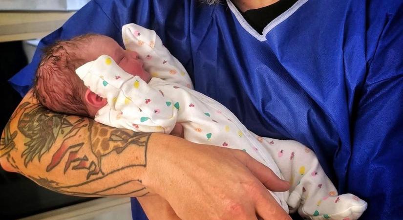 "A Marvel univerzum csak egy falat piskóta!" Gyermekáldás a zalai rockzenész családjában