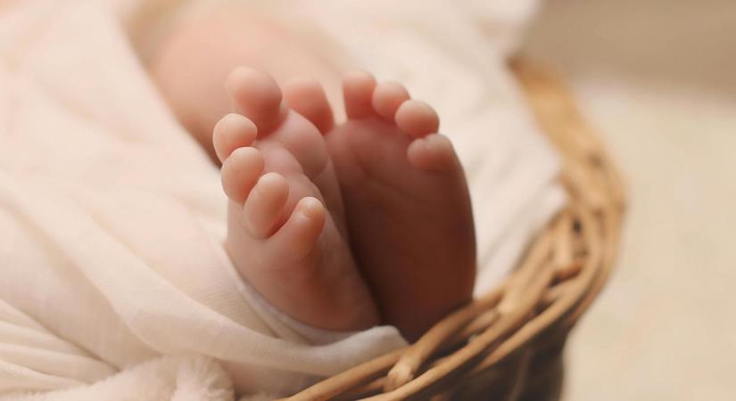 Elítélheti a Debreceni Törvényszék a férfit, aki majdnem megölte fürdetés közben kisbabáját