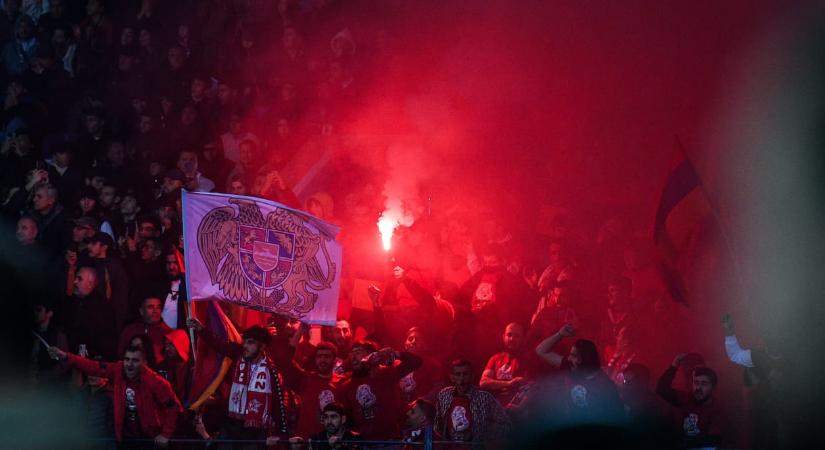 Az azeri baltás gyilkosról üzentek a magyar drukkereknek az örmény szurkolók