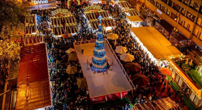 A budapesti adventi vásárban ennyibe kerül a lángos és a forralt bor