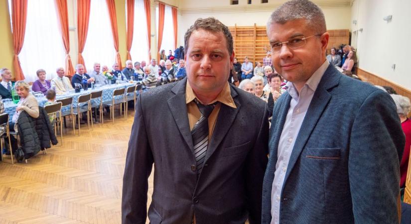 Meghitt ünnepléssel köszöntötték az időseket Ölbőn