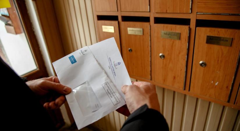 Elhunyt erdélyi magyarokat is választási regisztrációra hívott fel a Nemzeti Választási Iroda