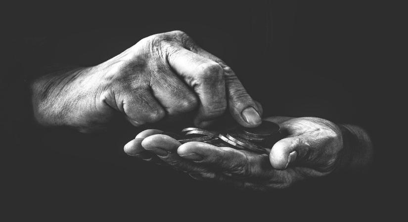 Pontosan így számítják ki a 14. havi nyugdíjat, közölték az összeget