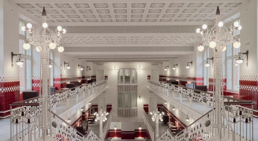 Történelmi hagyományok és modern stílus mesteri ötvözete