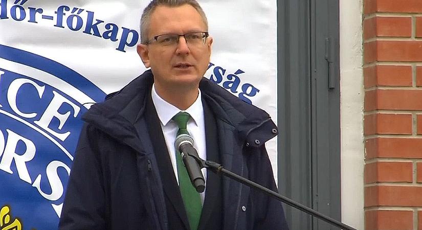 Rétvári Bence bejelentette, 2010-hez képest mintegy 1200 milliárd forinttal többet költ a kormány közbiztonságra