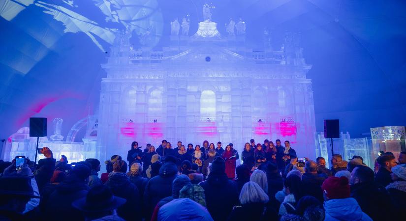 Idén pápákkal is találkozhatunk a tegnap megnyitott tátrai jégdómban