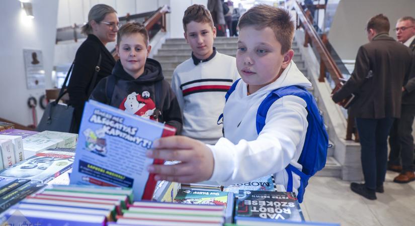 Megnyílt a Győri Könyvszalon:Az olvasás még a XXI. századan is a legjobb szórakozás