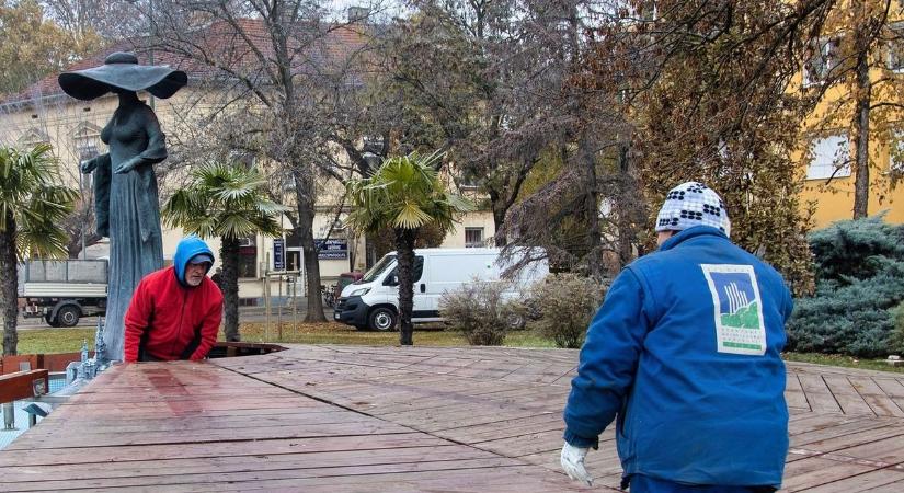 Elkezdődött a téliesítés Szegeden, letakarják a szökőkutakat