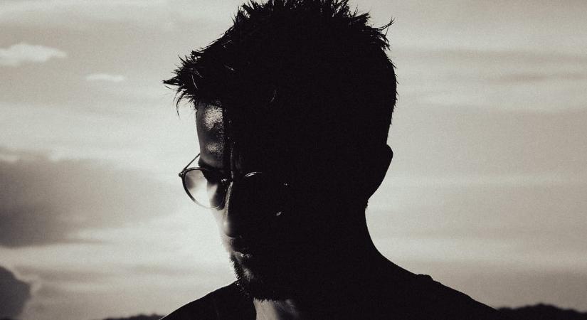 Gyermeke születését énekli meg Presser Gáborral és Schoblocher Barbival Pénzes Máté