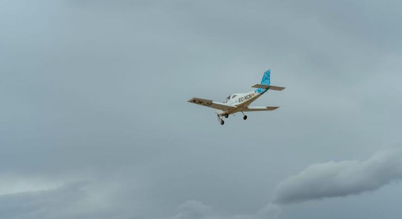 Szörnyű katasztrófa: lezuhant egy repülőgép - Íme az elsődleges információk!