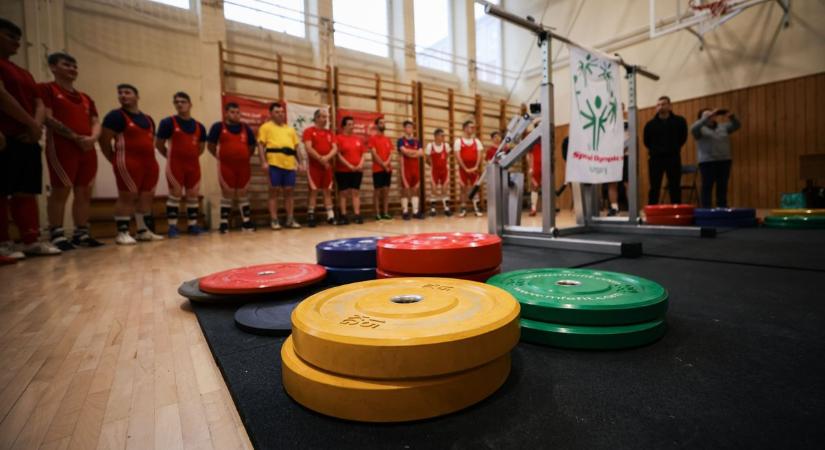 Súlyos téma: a speciális erőemelés túlmutat az eredményeken – galéria, videó