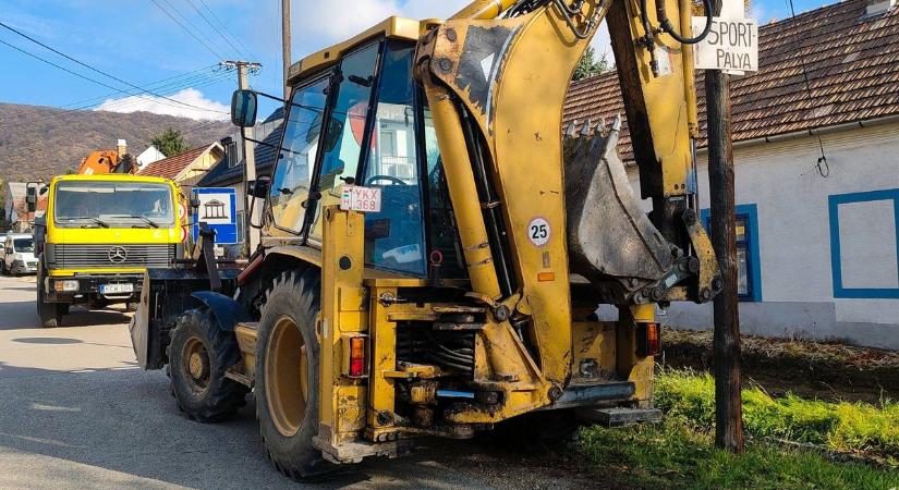 Hamarosan egy szebb járdán közlekedhetnek a járókelők Csókakőn