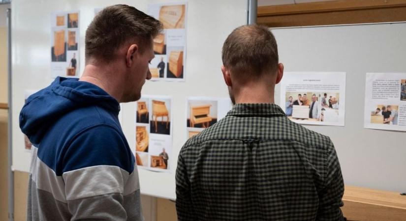 Főszerepben a tehetség és kreativitás: diákok alkotásaiból nyílt kiállítás