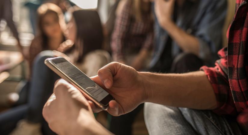 Rengetegen kapnak SMS-t erről az ismeretlen számról, ezt kell tenned, ha köztük vagy