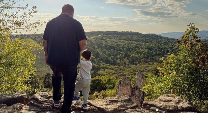 Ritka felvételt osztott meg mindennapjairól Caramel