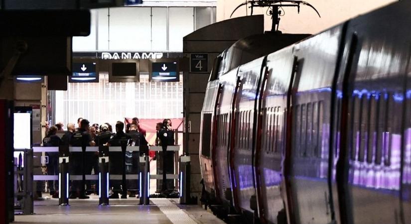 Lövöldözés Párizsban: kést rántott a támadó a vonaton, a rendőrök lőtték le