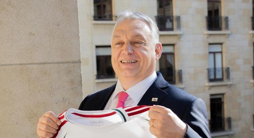 Divatdiktátor lett Orbán Viktor – már a ruhatáradban is ott figyelhet