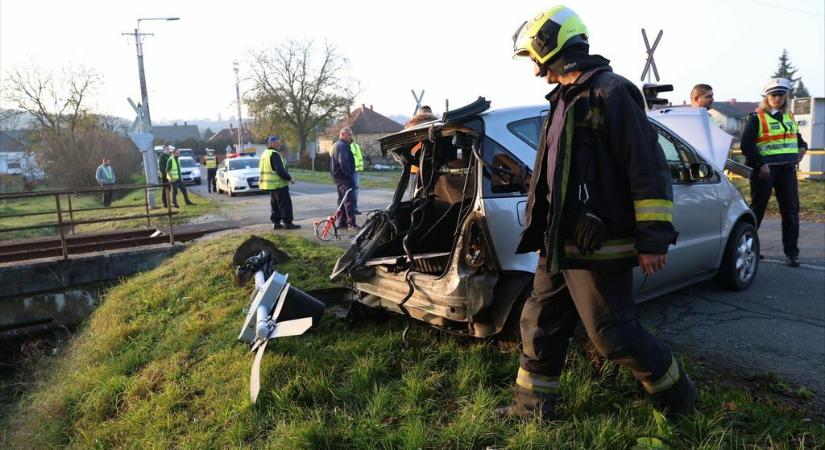 Vonattal ütközött egy autó Zalaegerszegen
