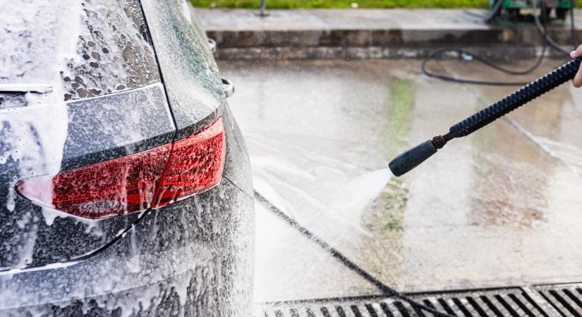 Feszítővassal fosztogatta az automatákat