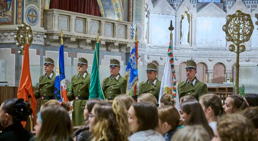 Botka: kötelezően vezényeltek ki szegedi diákokat Sulyok Tamás Dóm téri beszédére