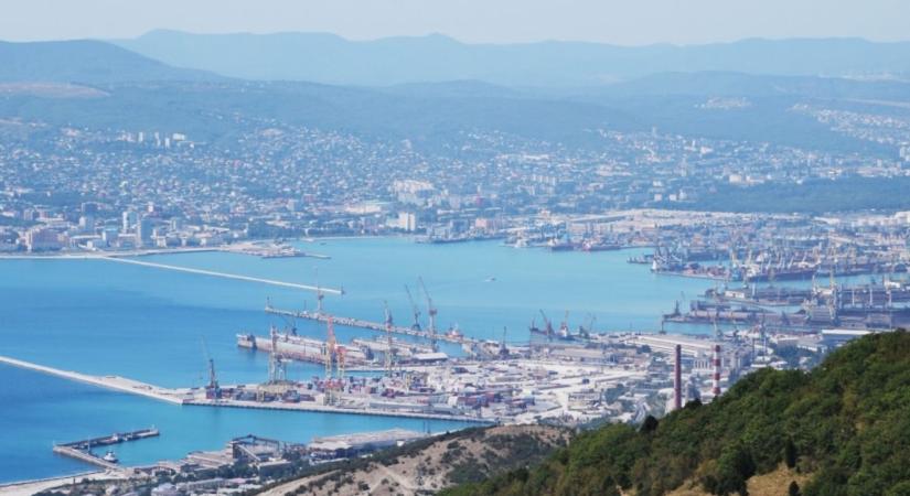 Ukrán támadás érte Oroszország olajkikötőjét, globális gond lehet belőle