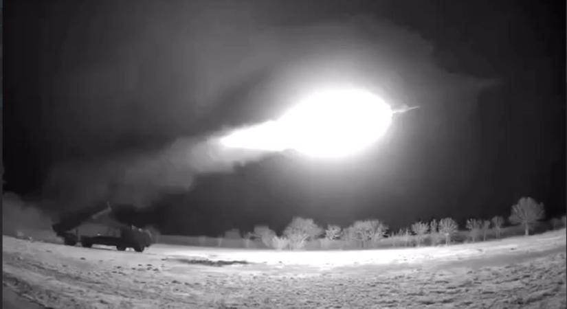 Ilyen még nem volt: maga Zelenszkij leplezte le az ukránok titkos fegyverét, amellyel oroszországi célpontokat támadnak (VIDEÓ)