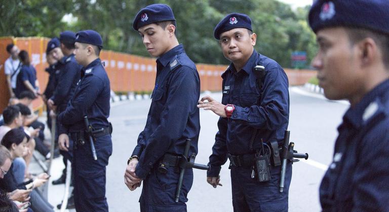 Egy országban már visszahozzák a botozást a pénzügyi csalók elleni harcban