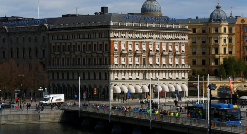 Busz hajtott a megállóba Stockholm belvárosában, többen életüket vesztették