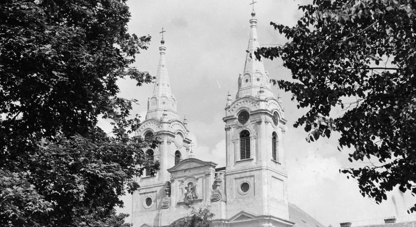 Ilyen volt, ilyen lett – Jár a bakonyi toronyóra, de hogyan kell leolvasni róla az időt? ( videó)