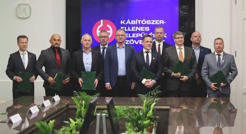 Megalakult a Kábítószer-Ellenes Települések Szövetsége, Gyöngyös alapító, Eger csatlakozik