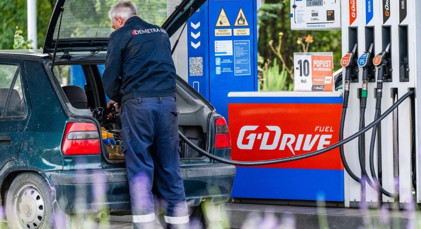 Pánikszerűen próbálja megakadályozni az üzemanyagválságot Bulgária, Románia és Szerbia, mielőtt elszabadulnak az árak
