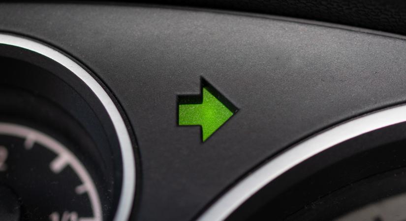 Csúnyán megbüntethetnek érte, ha kiszúrják, hogy nem használod az irányjelzőt