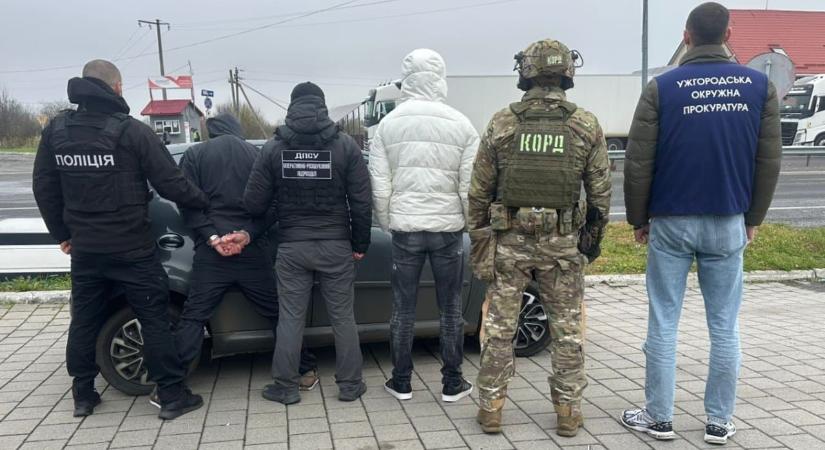 Csapon őrizetbe vettek egy helyi lakost katonakötelesek illegális határátlépésének szervezése miatt