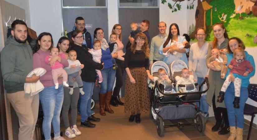 Ez igen! Székkutason egy focicsapatnyi gyermek született!