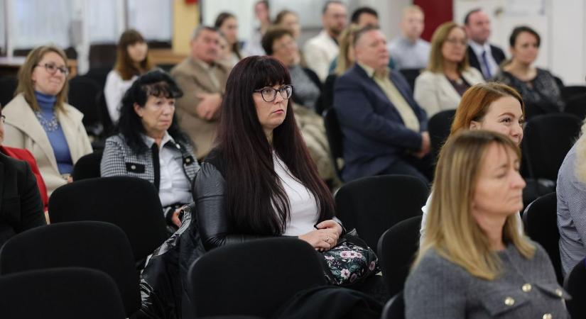 25 éves az Arany János Tehetséggondozó Program – egykori és jelenlegi „aranyosok” ünnepeltek Egerben