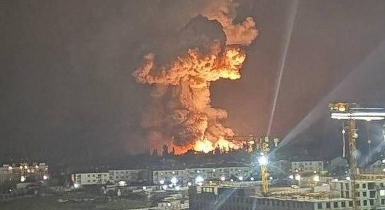 Egy éjszakai ukrán támadás kiiktatta a világ olajkereskedelmének két százalékát