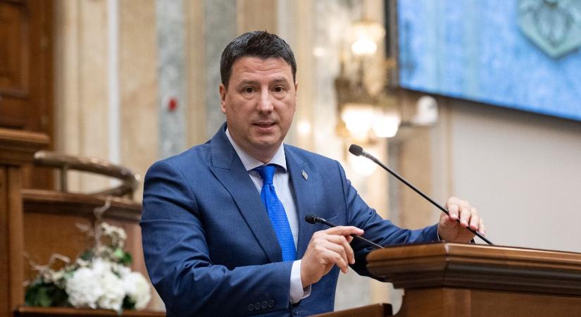 Lopással gyanúsítanak egy szenátort