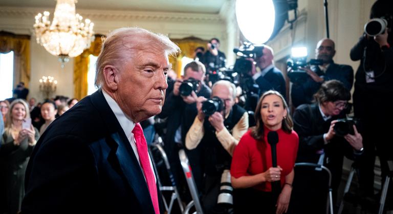 Jeffrery Epstein demokratákhoz és bankokhoz fűződő viszonyáról indíttatott nyomozást Donald Trump