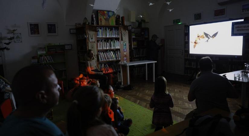 Mesés vetítésekkel csatlakozott a Bródy Sándor Könyvtár az idei Rajzfilmünnephez  fotók