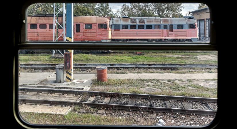 Részeg volt a vasutas Gödön, át kellett szervezni a teljes vasúti közlekedést