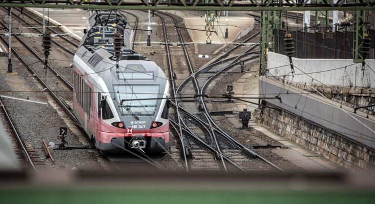 Ittas vasutas miatt borult fel a vonatközlekedés a váci vasútvonalon