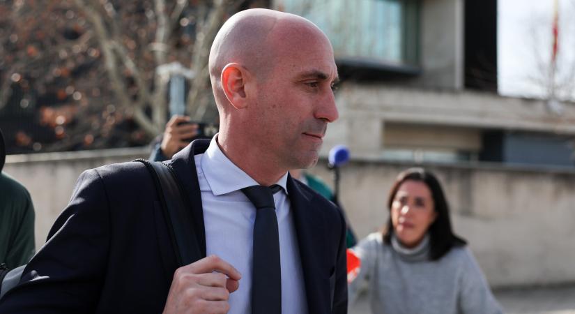 Videó: Ököllel akart elégtételt venni a volt spanyol futballelnök