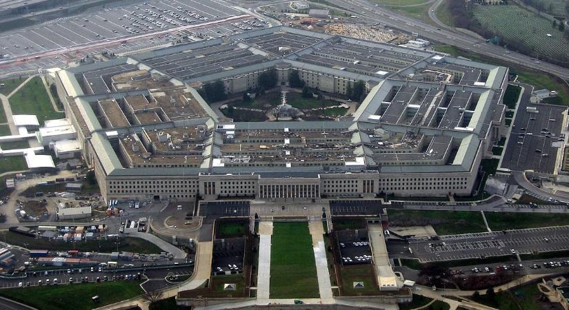 A Pentagon átnevezése a Háború minisztériumává a becslések szerint 2 milliárd dollárba kerül