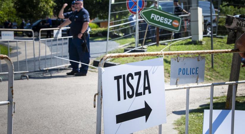 Térfigyelő kamerák erdeje várja Magyar Pétert a győri nagygyűlés helyszínén, Orbán Viktort hermetikusan elzárják a halandó emberektől