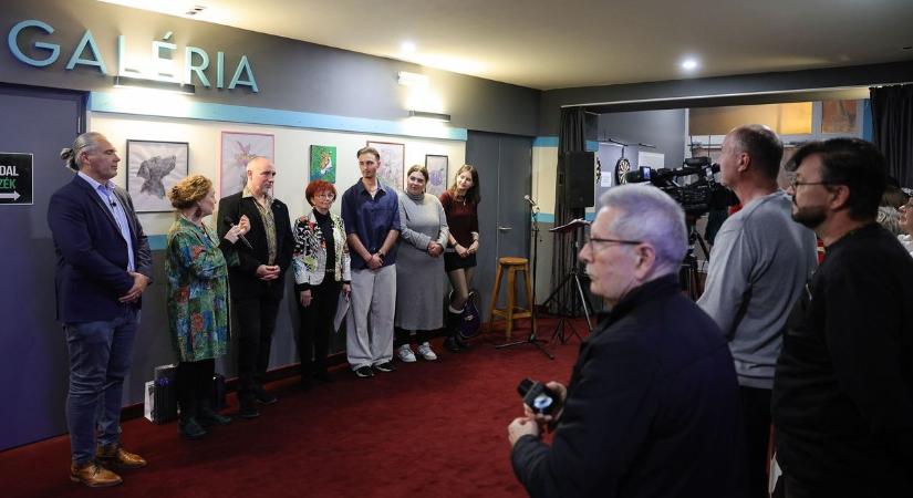 Fiatal tehetség debütált: Mező Zsombor kiállítása az IFI Pontban  fotók