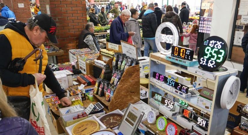 Kincsvadászok paradicsoma lett Hatvan – jön a következő bolhapiac!