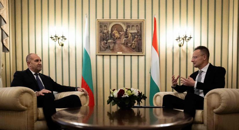 Úgy tűnik, csak fedősztori volt, hogy Szijjártó Péter a bevándorlás miatt megy Szófiába, valójában az orosz Lukoil bolgár leányvállalatának felvásárlásáról tárgyalt