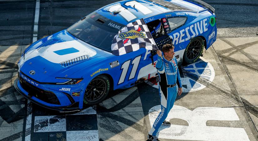 NASCAR: Hamlin boldogan visszavonult volna, ha megszerzi a bajnoki címet