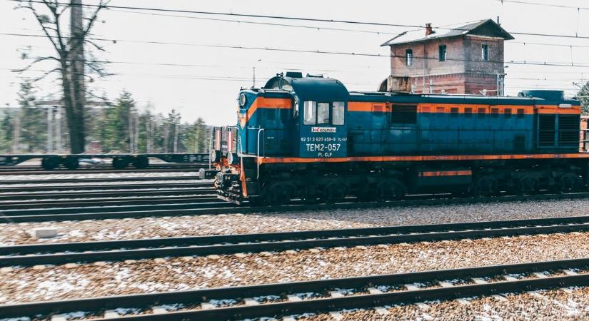 Rendhagyó eszköz jelent meg egy magyar vonaton, kiderült a titok