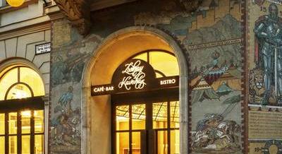 Egy könyv inspirálta a Béke Hotel új teadélutánját a Zsolnay Kávéházban